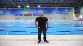 İzzet Renay Onur, Yunanistandan Türkiyeye yüzecek