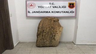 Yozgatta haç işlemeli mezar taşı ve tarihi İncil ele geçirildi