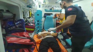Adanada evinde silahlı saldırıya uğrayan genç yaralandı