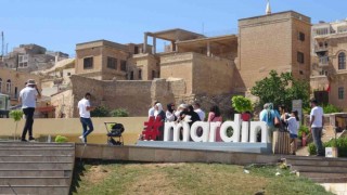 Bayram tatilinde turistler Mardine akın etti