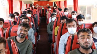Edirnede yakalanan 363 göçmen sınır dışı edildi