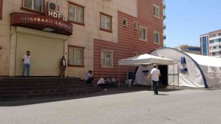 Evlat nöbetindeki babadan HDPnin Diyarbakır mitingine tepki