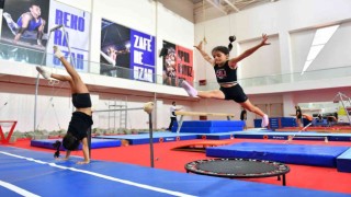 Mersinde ücretsiz cimnastik kurslarında geleceğin sporcuları yetişiyor