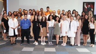 Son sınıf tıp öğrencilerine ‘akademik yıla merhaba töreni