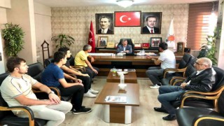 AK Parti İl Başkanı Altınsoy vatandaşları dinliyor