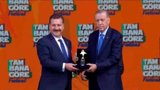 Cumhurbaşkanı Erdoğandan Yücel Yılmaza Genç Belediye ödülü