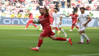 Erdoğan Yeşilyurt ligdeki ilk golünü attı