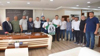Futbol tutkunu iş insanları, Salihli Belediyespor için güç birliği