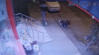 (Özel) İstanbulda dehşet anları kamerada: Saldırıda vurulan adam yere yığıldı