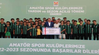 Zeytinburnu Belediyesinden amatör futbol kulüplerine destek