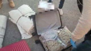 Bavullardan 16 kilo 325 gram uyuşturucu çıktı