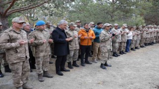 Erzincanda şehit askerler ve terörle mücadelede başarılı olunması için kurban kesildi