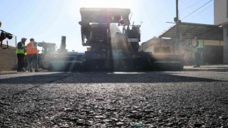 Akdenizde sıcak asfalt serimi başladı