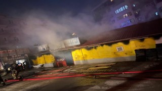 Ankarada yan yana bulunan 3 dükkan yandı