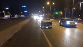 Kadıköy D-100 Kara Yolunda 2 araç çarpıştı