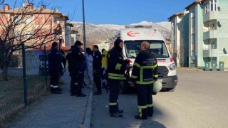 Erzincandaki ev yangınında 1 kişi dumandan etkilendi