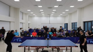 FÜde personel arası masa tenisi turnuvası sona erdi