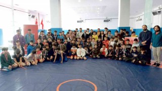 Karamanda okul sporları güreş müsabakaları sona erdi