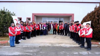 Kızılay, Erzincanda engelli vatandaşlarla buluşarak çeşitli etkinlikler düzenledi