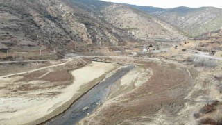 Kuraklık nedeniyle su seviyesi düşen barajlarda elektrik üretimi sekteye uğruyor