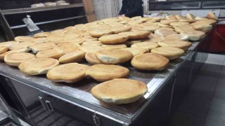 Kırkağaçtan deprem bölgesine 15 bin ekmek