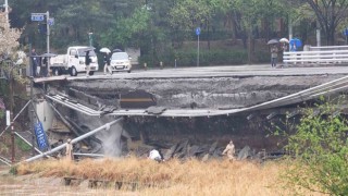 Güney Korede köprü çöktü: 1 ölü, 1 yaralı