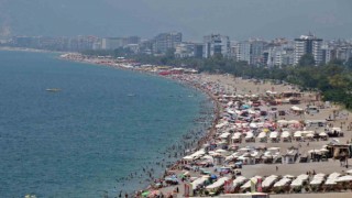 Antalyaya bayramda tatilci yağdı, rakam beklenenin iki katı oldu