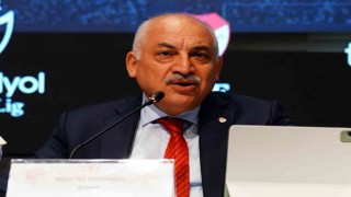 Mehmet Büyükekşi: “Ardayı Türk futboluna kazandıran Fenerbahçeye teşekkür ederim”