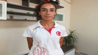 Milli atlet Fatma Arık, Burhaniyede şampiyonlar yetiştirecek