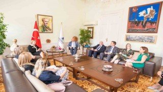 İngiltere Büyükelçisi Morris Başkan Soyeri ziyaret etti