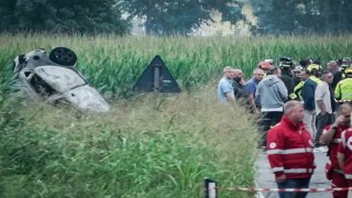 İtalyada hava akrobasi uçağı düştü: 1 ölü
