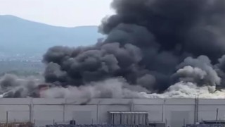 İzmirde palet fabrikasında çıkan yangın kontrol altında