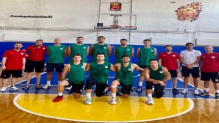 Sakarya Büyükşehir Basketbol hazırlık turnuvasında kupaya uzandı
