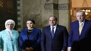 Cumhurbaşkanı Erdoğan, Kahirede İmam Şafi Türbesini ziyaret etti