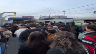 İstanbulda metro bozuldu, vatandaşlar yolda kaldı