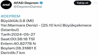 AFAD: Büyükçekmecenin 25.10 kilometre açığında, Marmara Denizinde saat 00.38de 3,8 büyüklüğünde deprem meydana geldi
