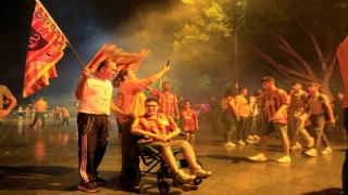Antalyada kutlamaların merkezi Cumhuriyet Meydanı oldu
