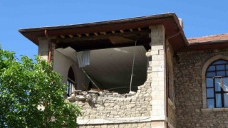 Depremin vurduğu tarihi okul kütüphaneye dönüştürülüyor