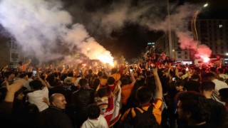 Elazığda Galatasaray taraftarlarının şampiyonluk coşkusu