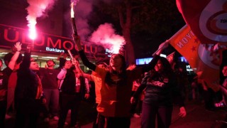 Galatasaray taraftarları Bursada şampiyonluğu coşkuyla kutladı