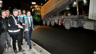 Gaziosmanpaşa Belediye Başkanı Bahçetepe, asfalt çalışmalarını yerinde inceledi
