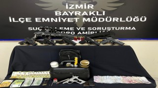İzmirde zehir tacirlerine şafak operasyonu