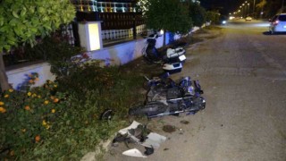 Motosikletle otele dönen turistlere arkadan gelen motosiklet böyle çarptı: 3 yaralı