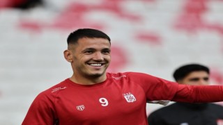 Rey Manaj Sivasspora veda etti