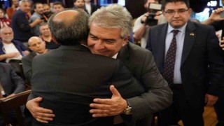 Sühely Batum oy sayma işlemi bitmeden Dursun Özbeki tebrik etti