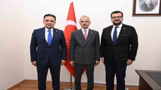 AK Partili vekiller Manisanın ulaştırma projelerini Bakan Uraloğlu ile görüştü