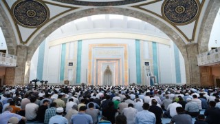 Cuma Hutbesi yayınlandı "İslam, İnandığımız Gibi Yaşamayı Bize Emreder"