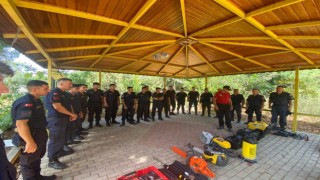 Jandarma personeline depremde arama kurtarma eğitimi verildi