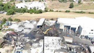 Kocaelide yangının çıktığı fabrika havadan görüntülendi
