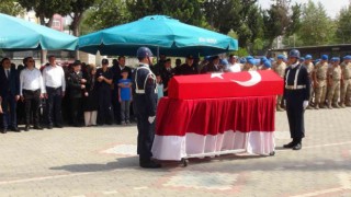 Mersinde trafik kazasında hayatını kaybeden uzman çavuş için askeri tören düzenlendi